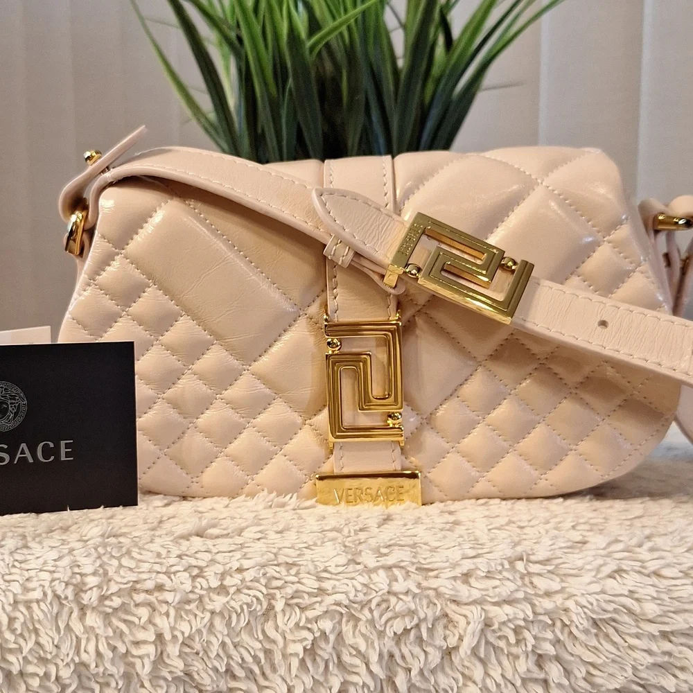 Gorgeous Versace Greca Goddess Leather Bag - Picture 14 of 14